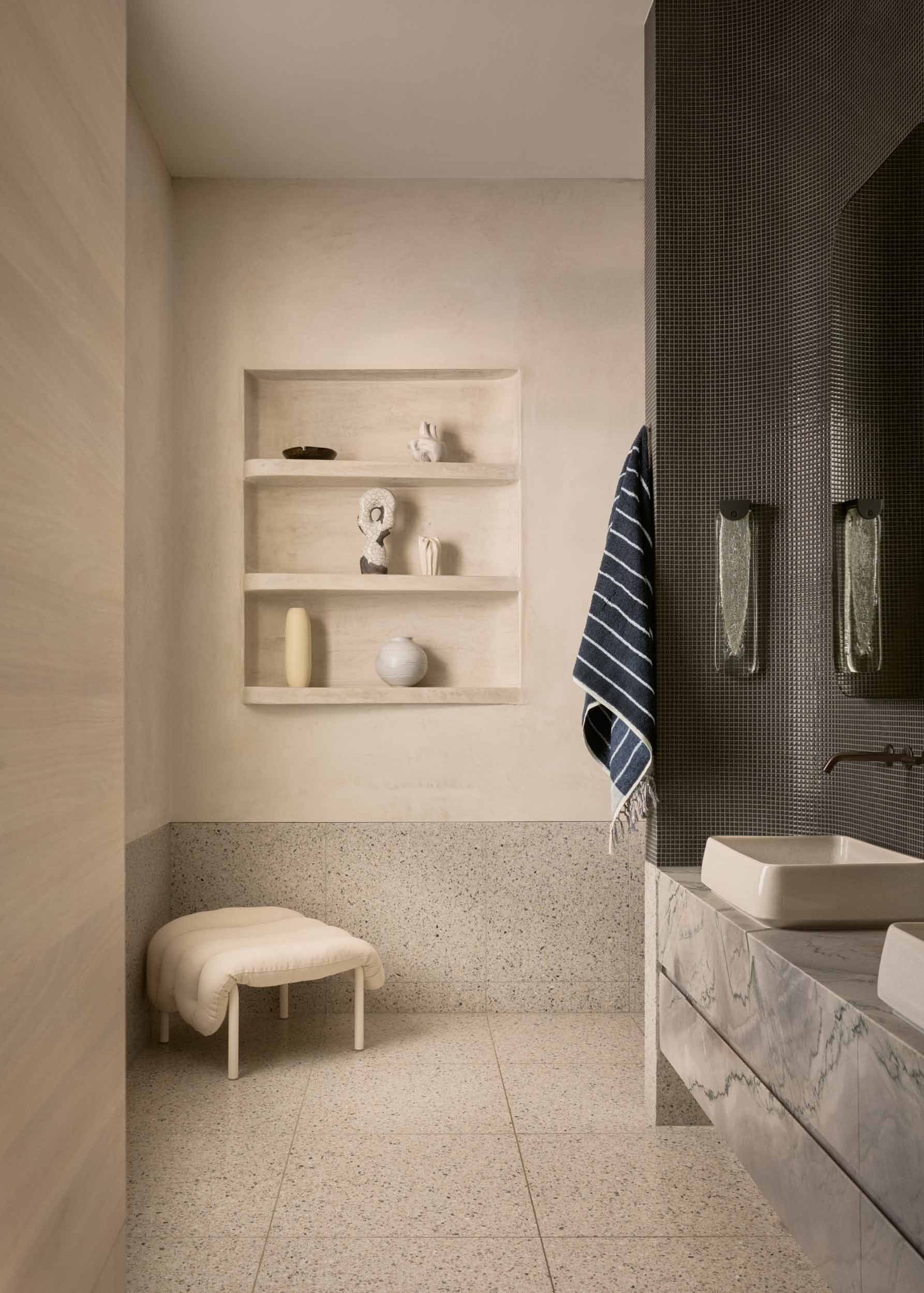 Regatta Linen & Cotton Bath Towel - Classic