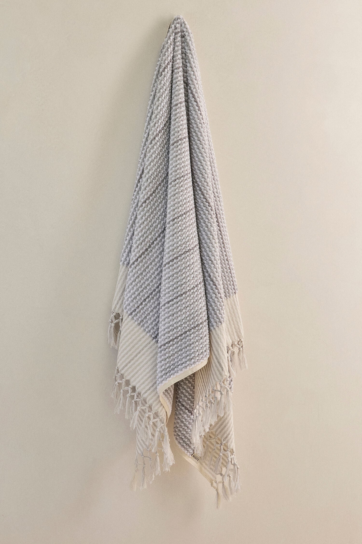 Grey & White Wave Bath Towel - Standard
